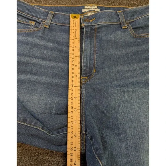 L.L. Bean Womens Size 14 Reg Jeans Stretch Cotton Classic Fit High Rise 34 x 27 - Picture 5 of 7